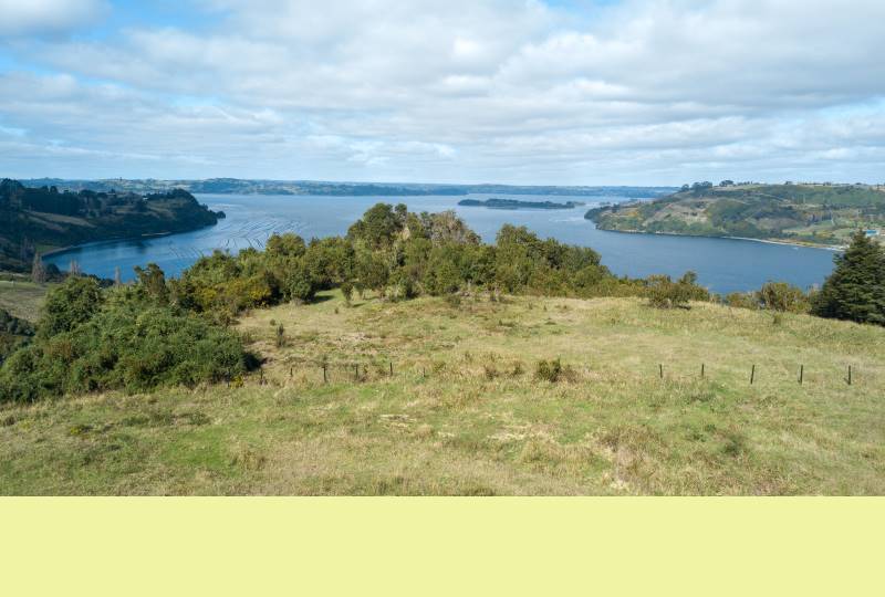 Parcela con vista panorámica Península de Rilán