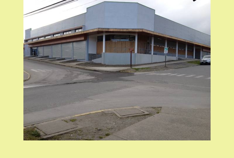 Se arrienda oficinas en centro comercial Quellón
